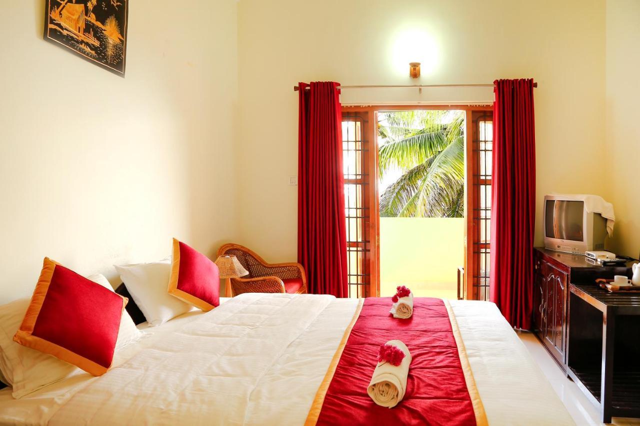 La Exotica Hotel Varkala Esterno foto