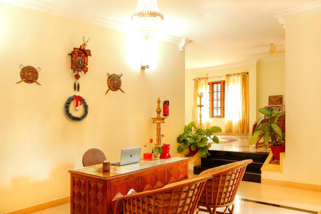 La Exotica Hotel Varkala Esterno foto