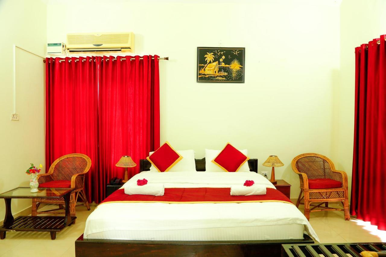 La Exotica Hotel Varkala Esterno foto