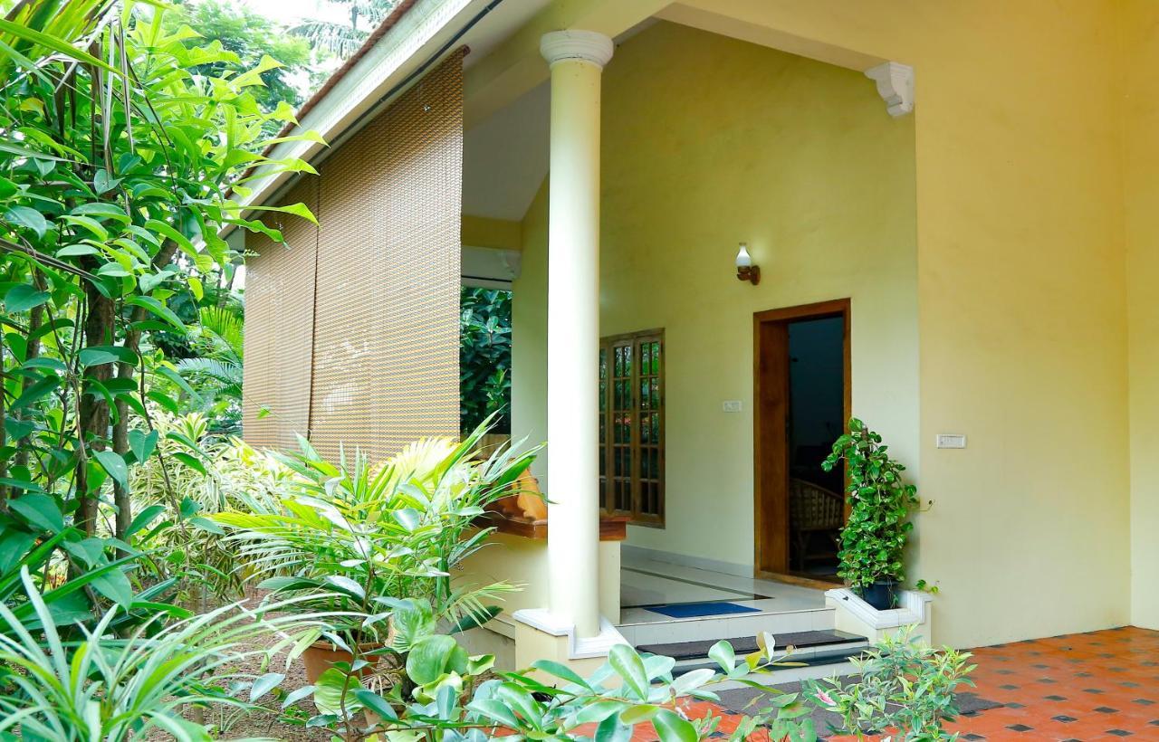 La Exotica Hotel Varkala Esterno foto