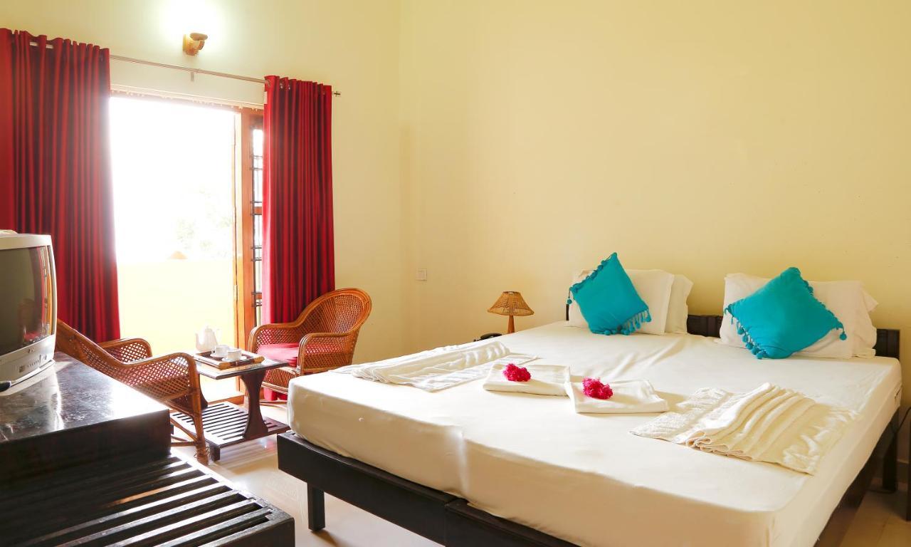 La Exotica Hotel Varkala Esterno foto
