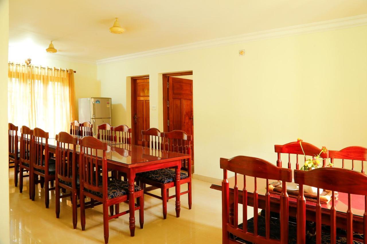 La Exotica Hotel Varkala Esterno foto